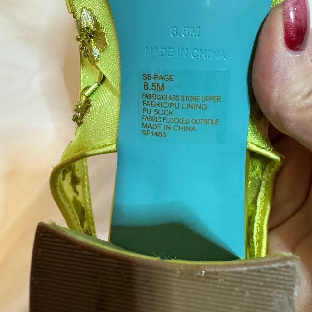 Betsey Johnson Lime Green Embroidered Slingback Pumps - Picture 5 of 5